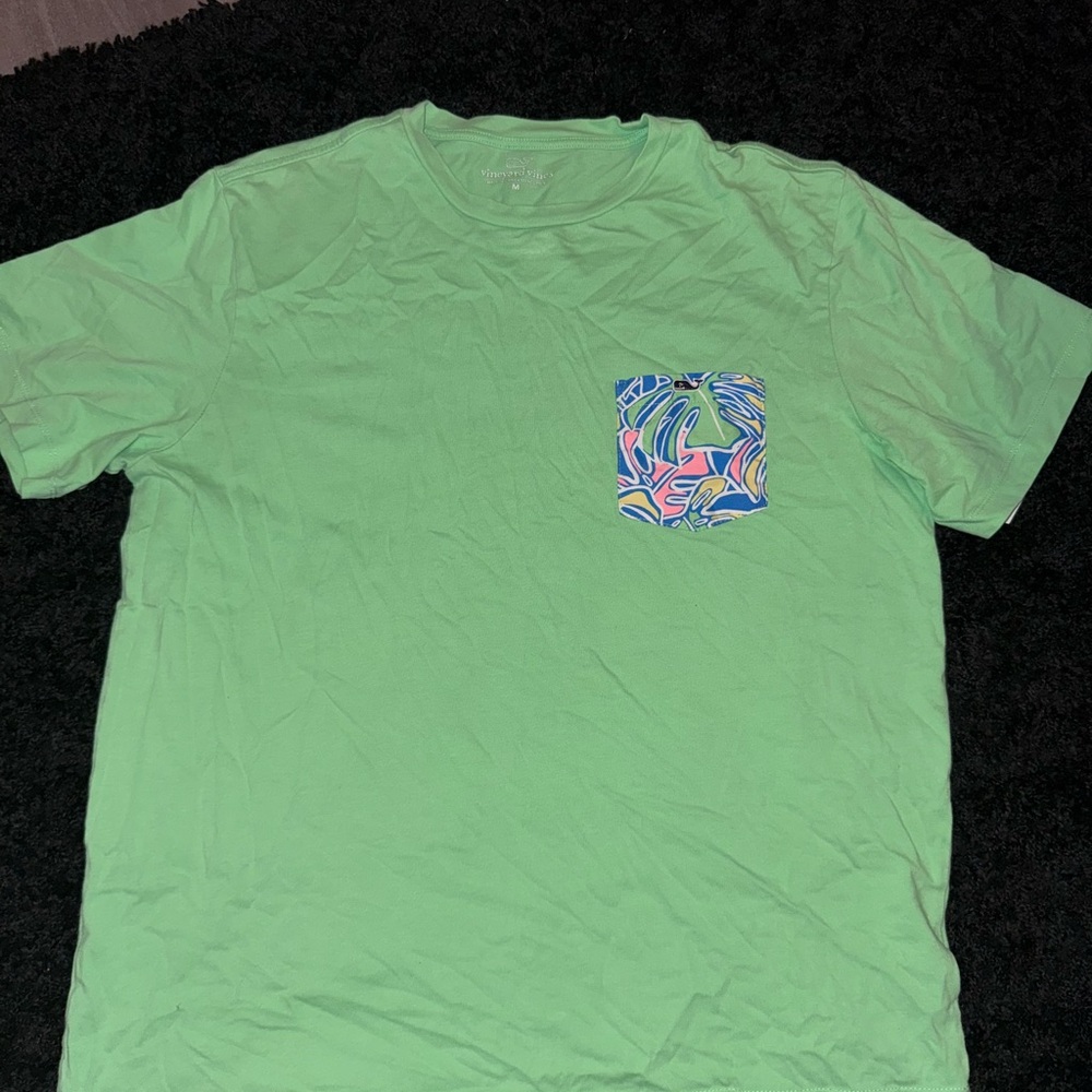 Vineyard Vines Light Neon Green Tee with Colorful Pocket Sz.M